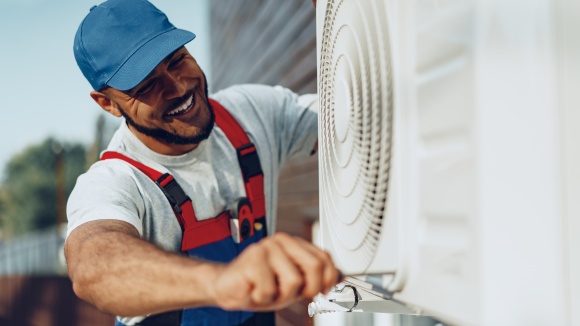 HVAC Technican working on a air conditioner in Fairfield, Ohio